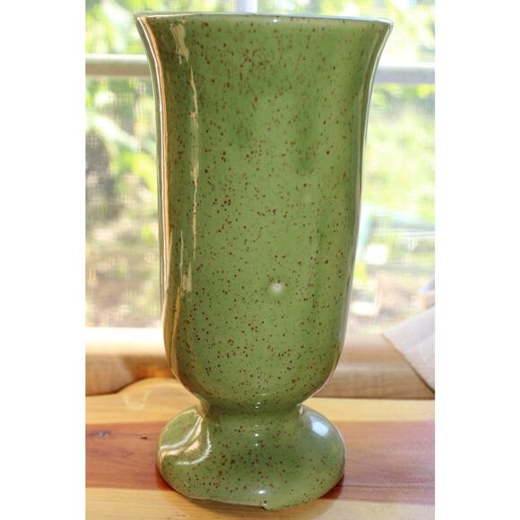 Royal Haeger Pottery Vase. USA Number 0947. - Picture 2 of 7